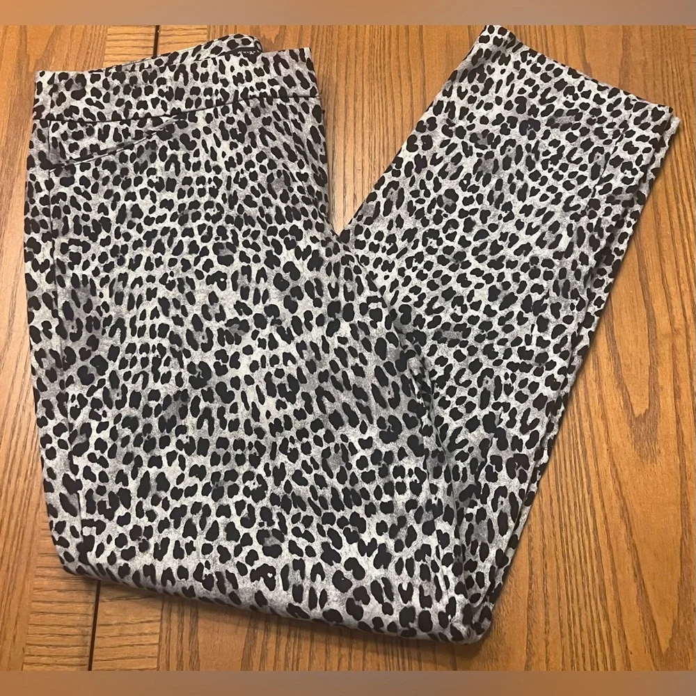 White House Black Market Black & Gray Leopard Print Slim Ankle Pants‎ Size 4R